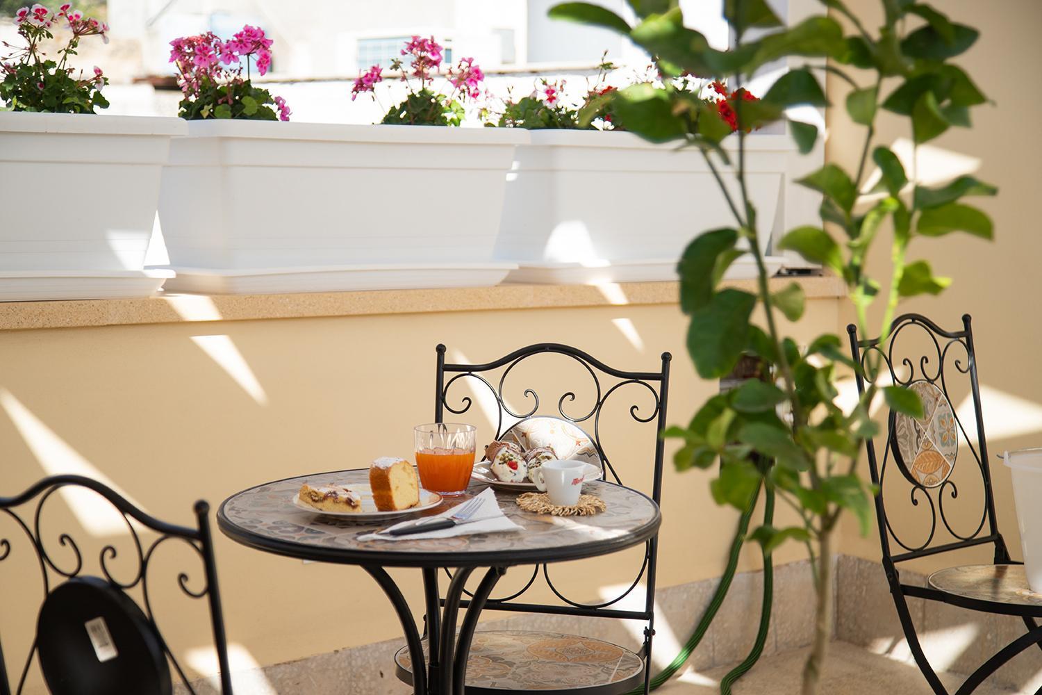 Bed and Breakfast Le Tre Ninfe Cinisi Exterior foto